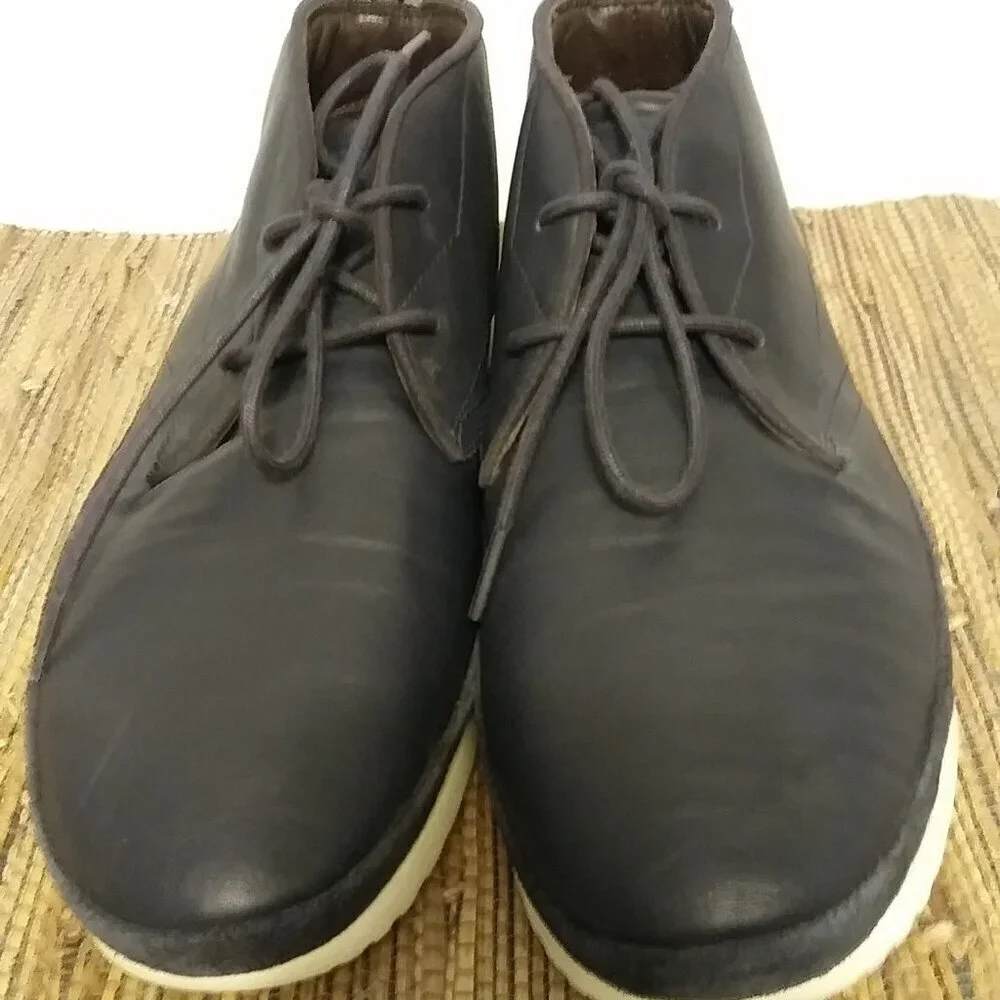 UGG Freamon Capra Chukka Boots Men’s 8.5 Black Leather Casual Comfort